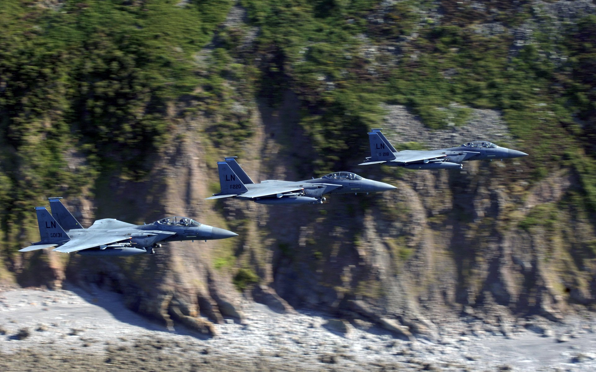 f-15 istribiteli enlace rocas