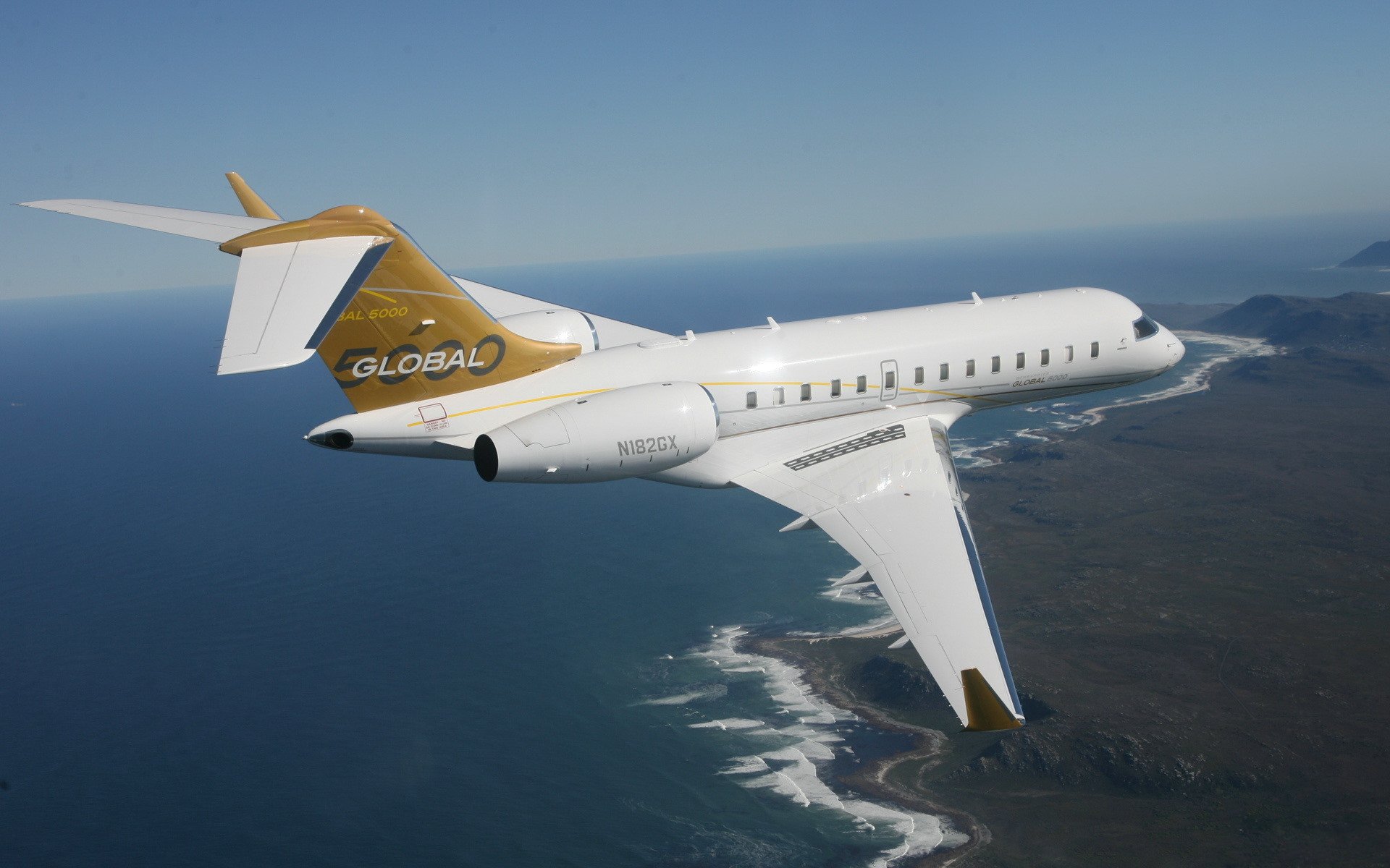 bombardier global pasajero jet avión tierra altitud vuelo cielo horizonte