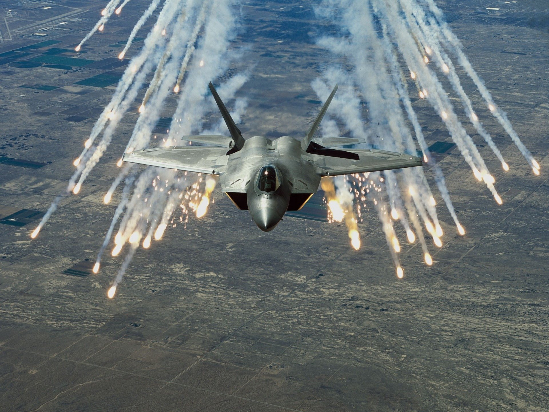 f-22 raptor caza trampas tierra