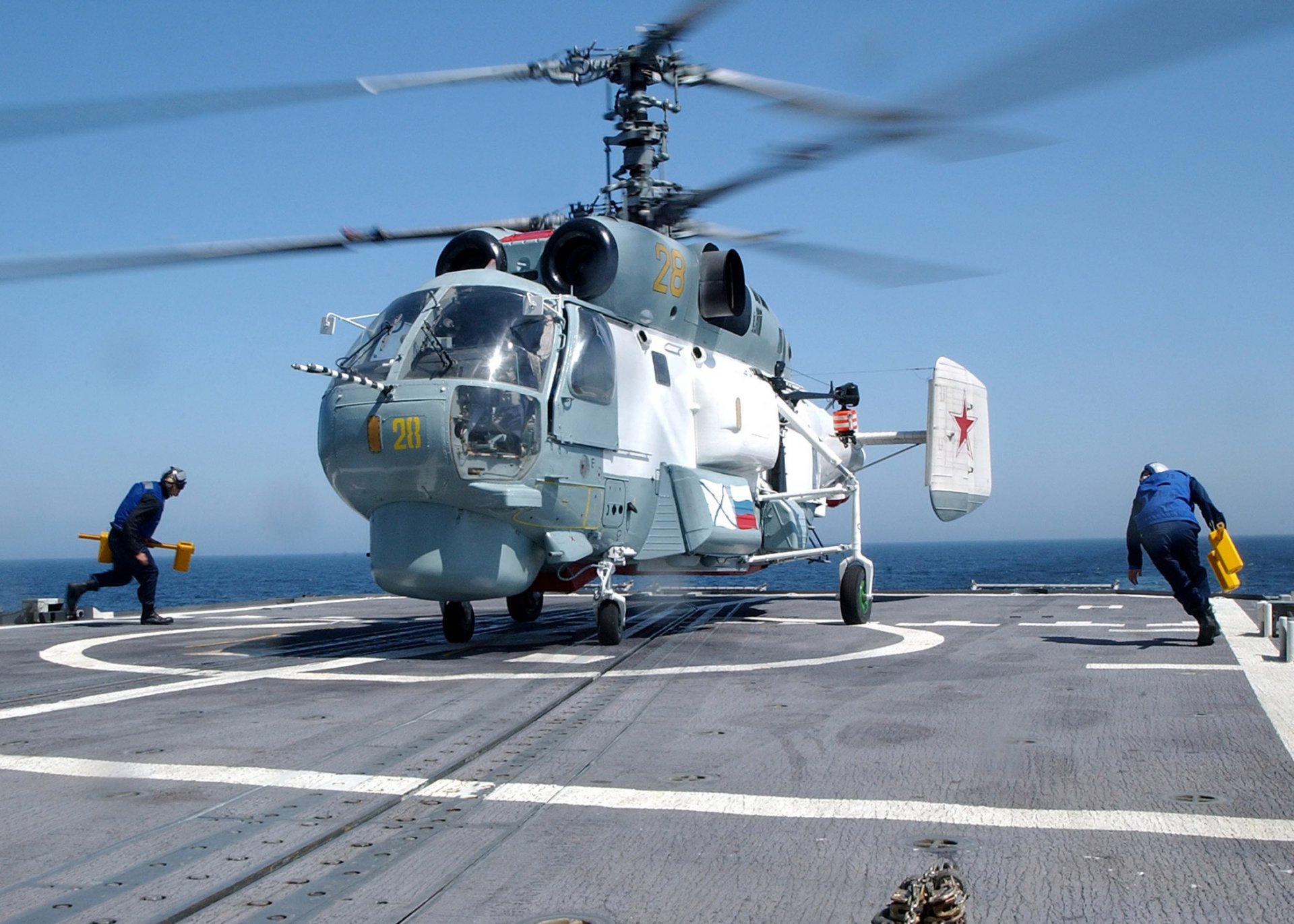 hubschrauber russische marine landung schiff ka 27