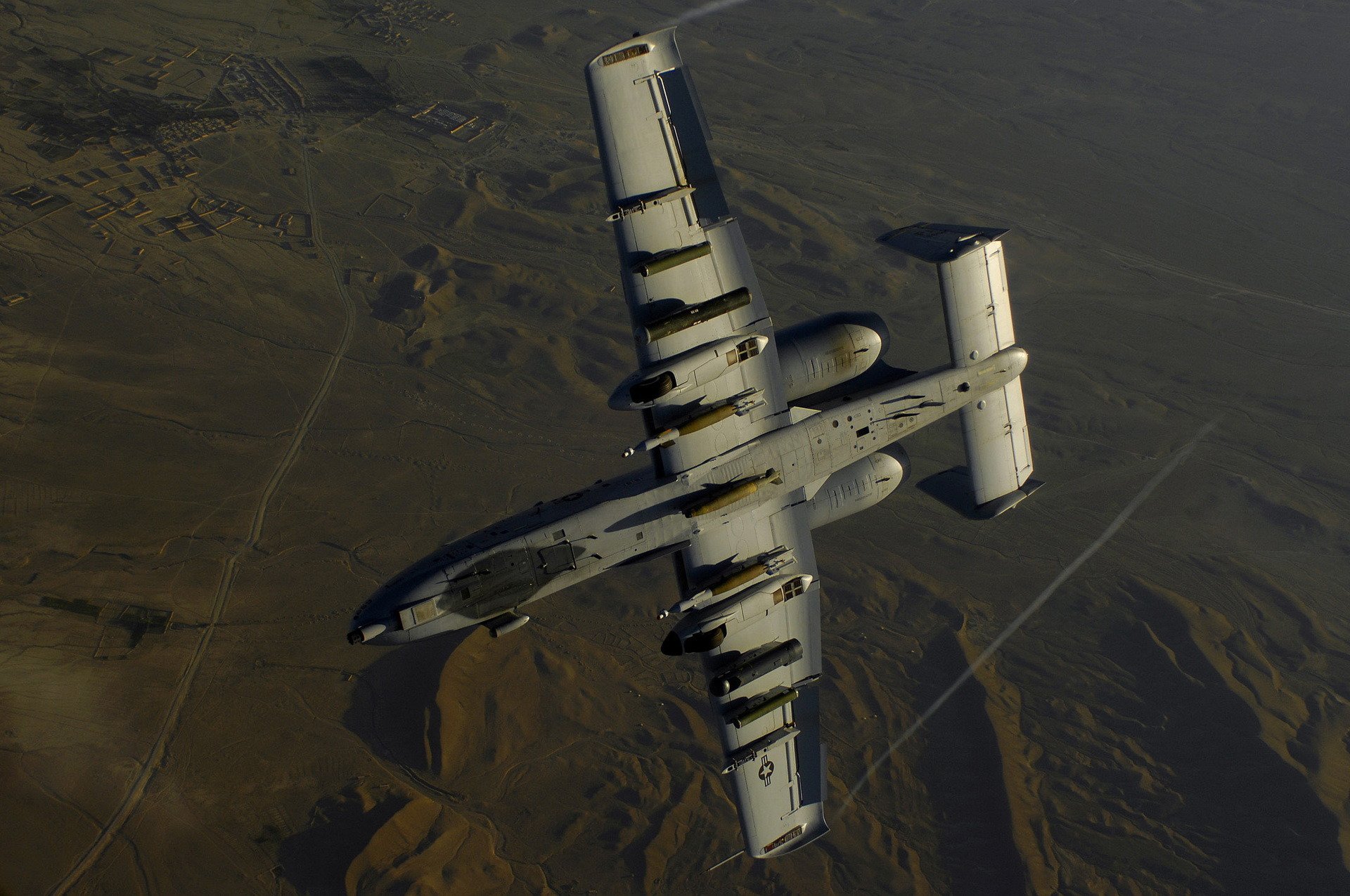 plane a-10 thunderbolt 2 bomber usa