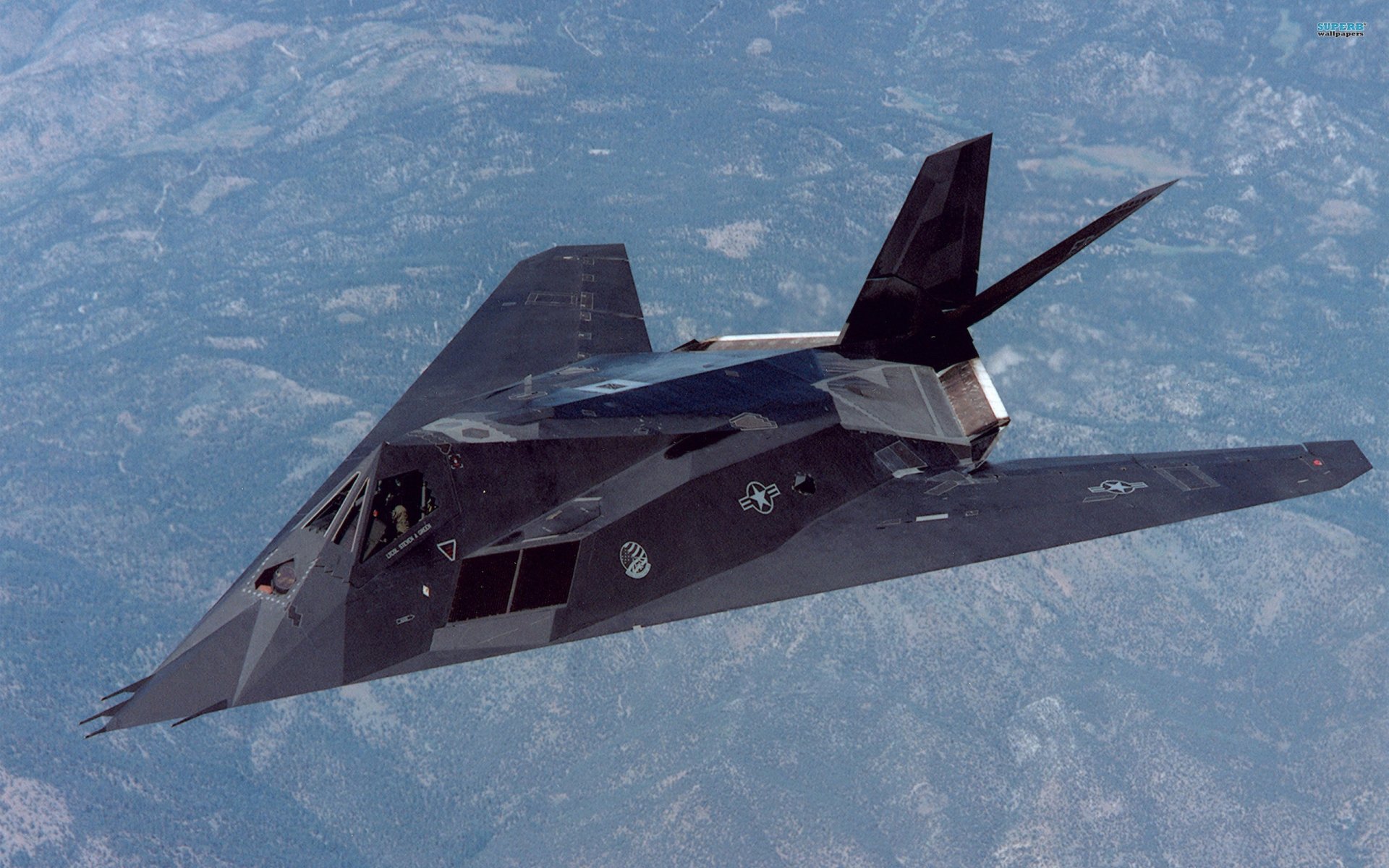 lockheed f-117 nighthawk singolo subsonico tattico stealth attacco aereo volo altitudine foto