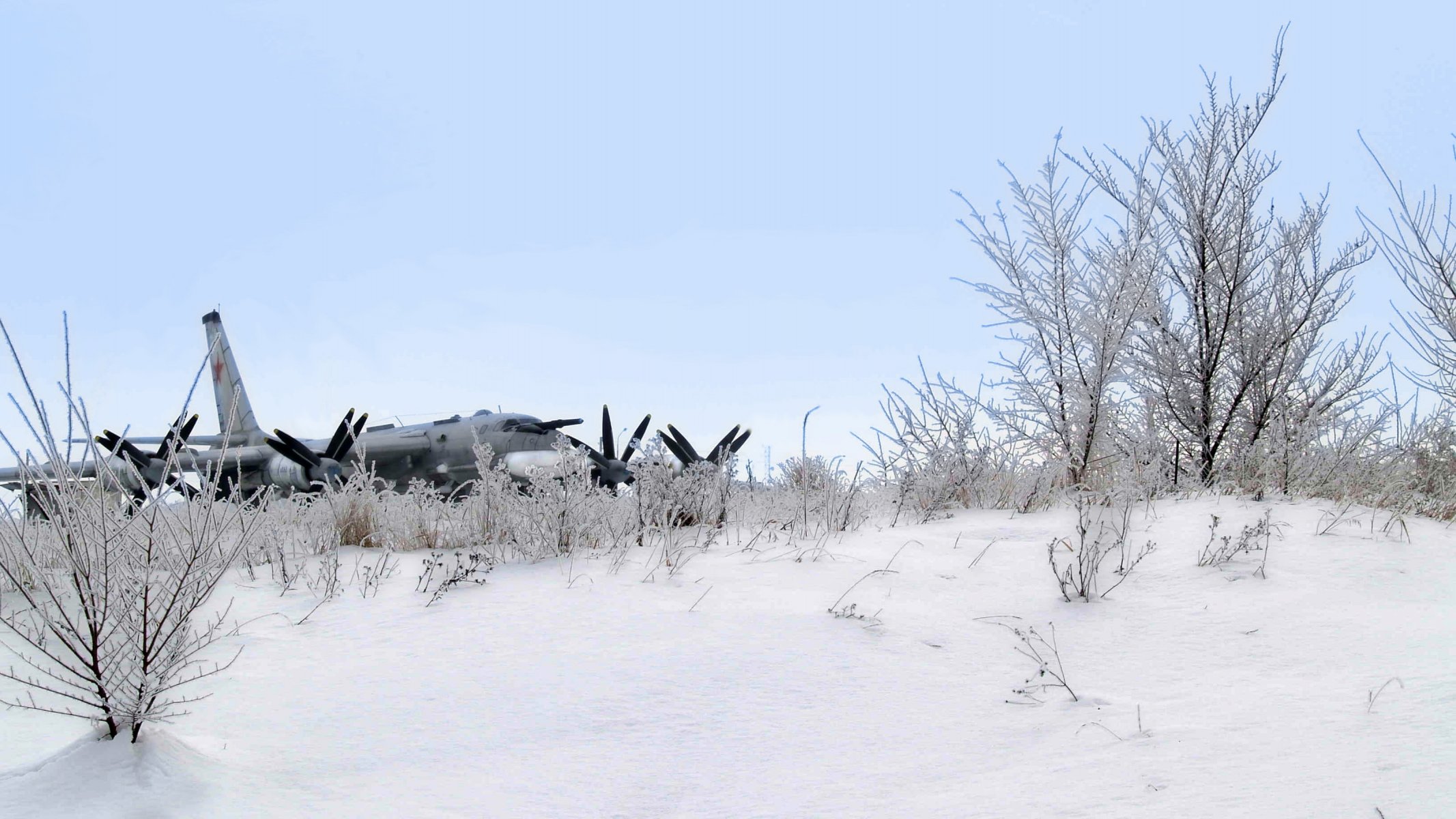 flugzeug tu-95ms raketenträger strategischer bomber winter schnee