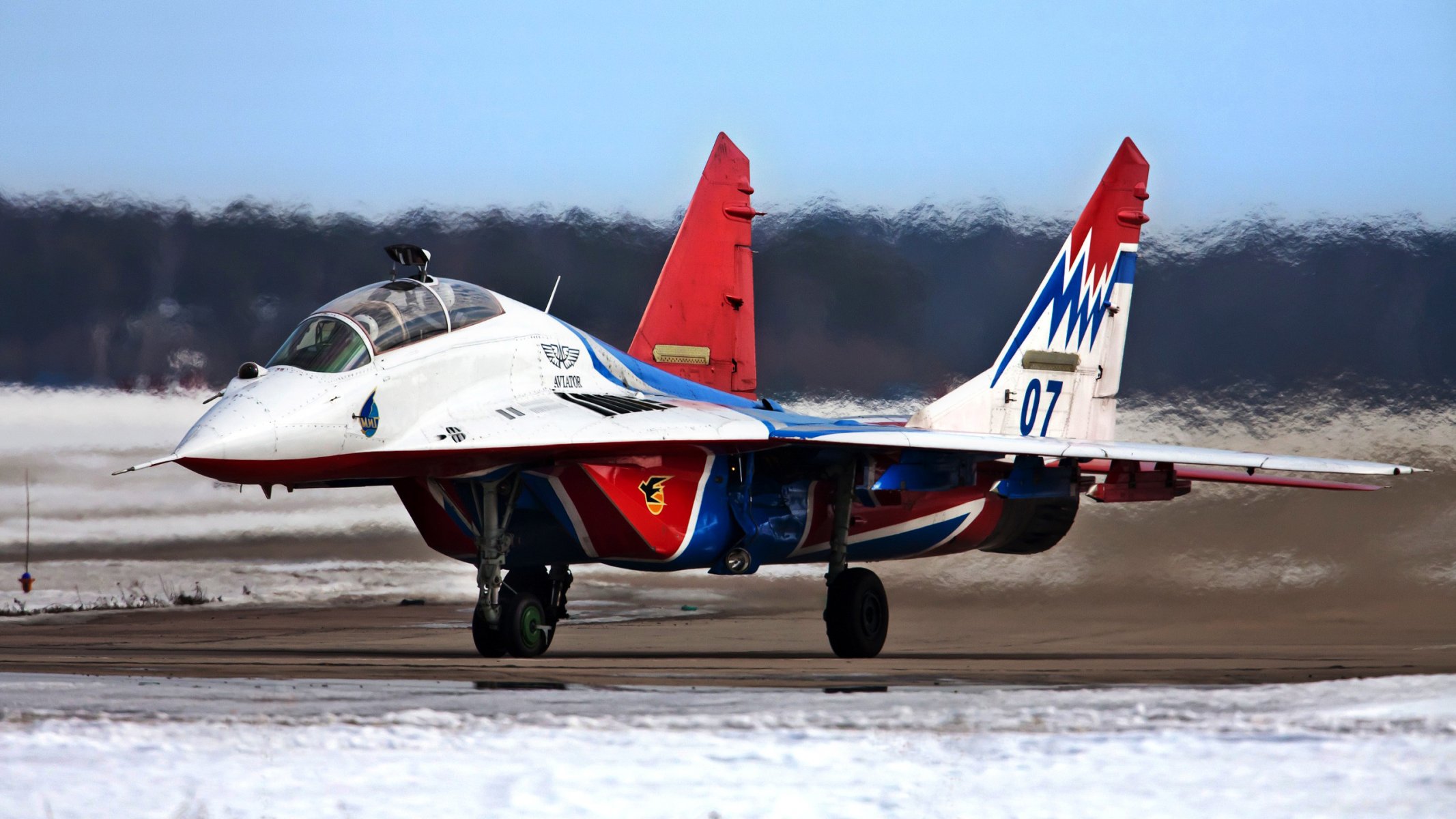 plane fighter mig-29ub swift