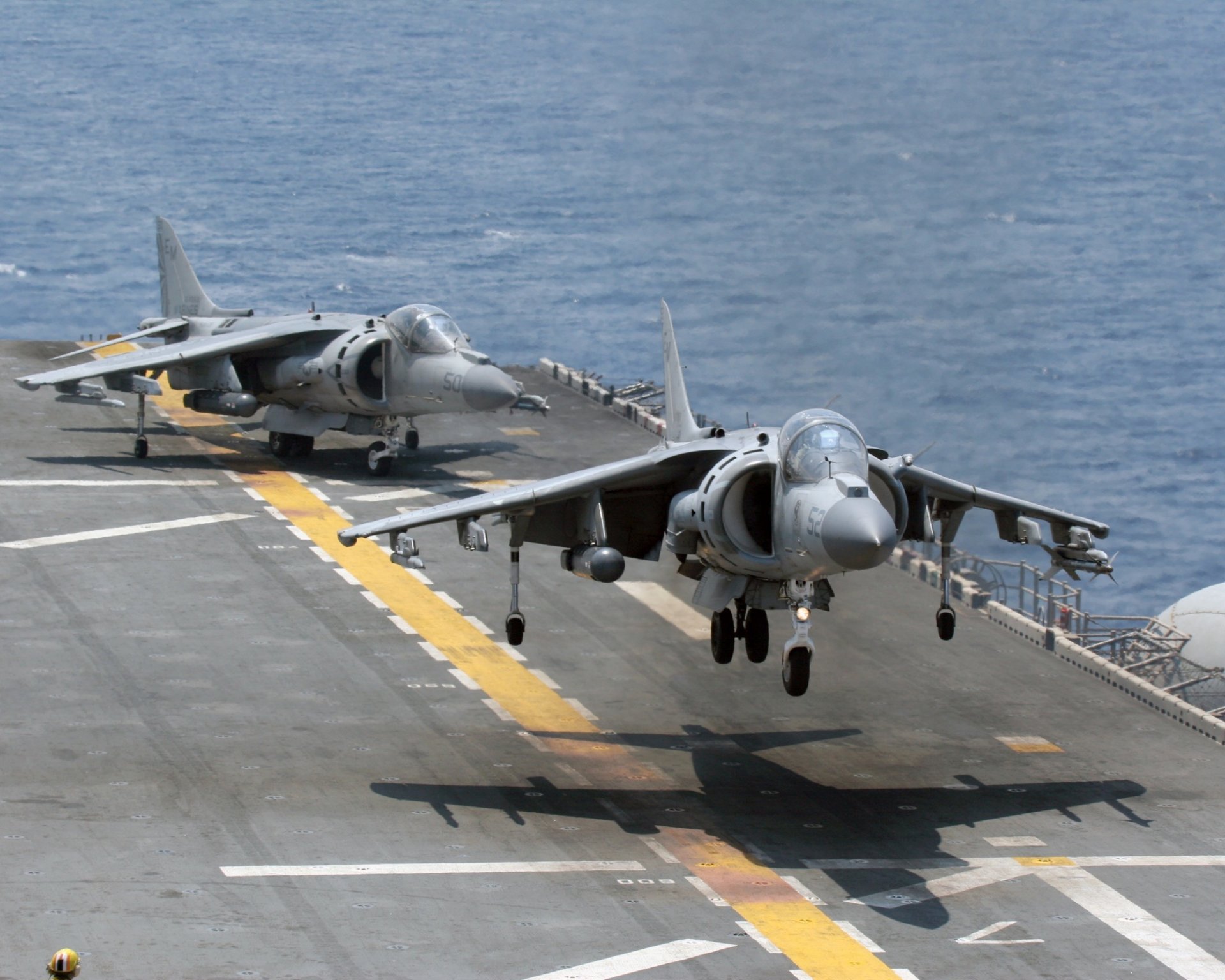 harrier états-unis décollage pont porte-avions