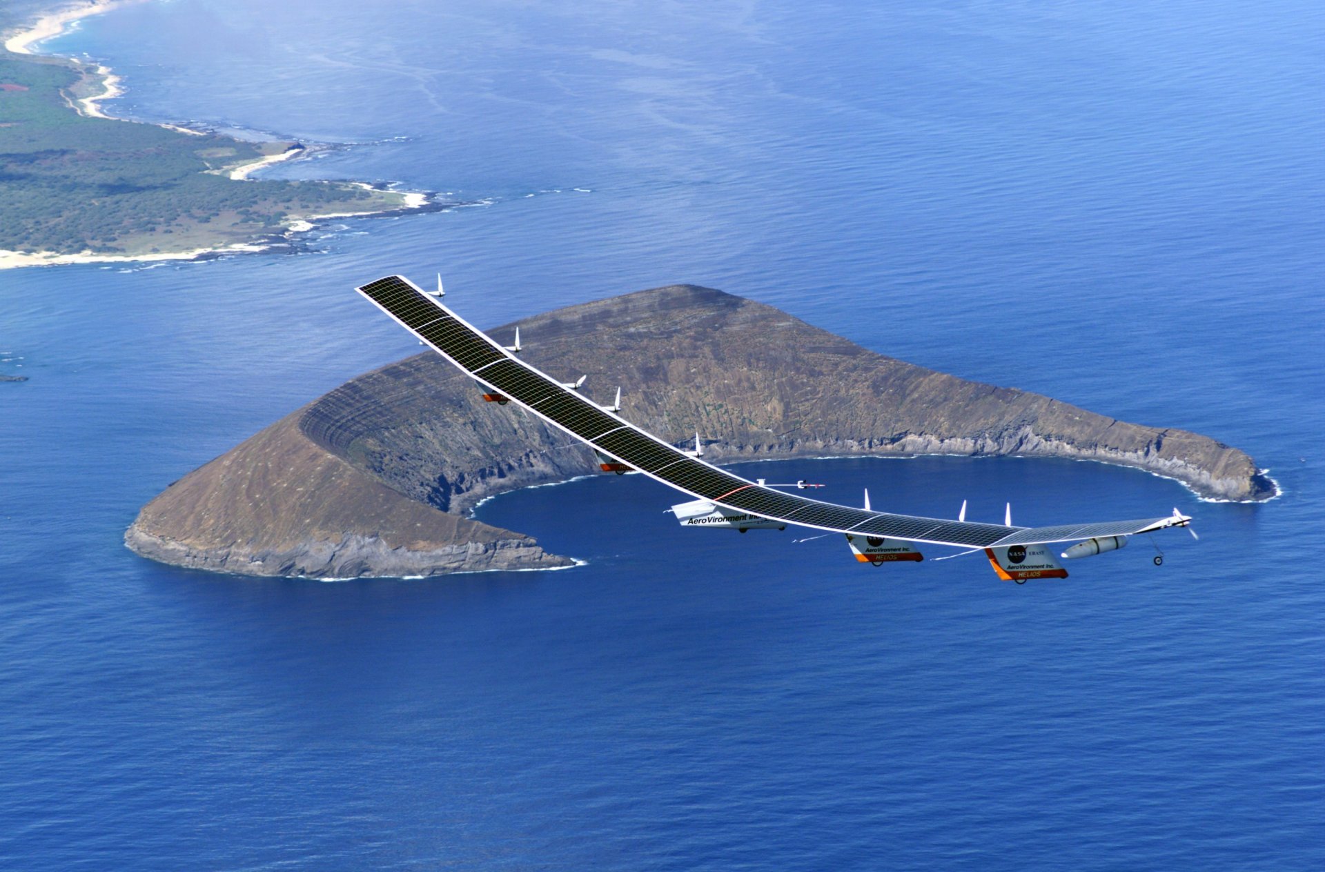 nasa pathfinder drone avión paneles solares isla montaña mar fondo de pantalla