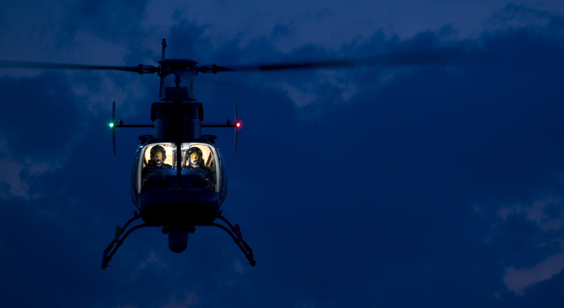 pilote hélicoptère cabine lumières