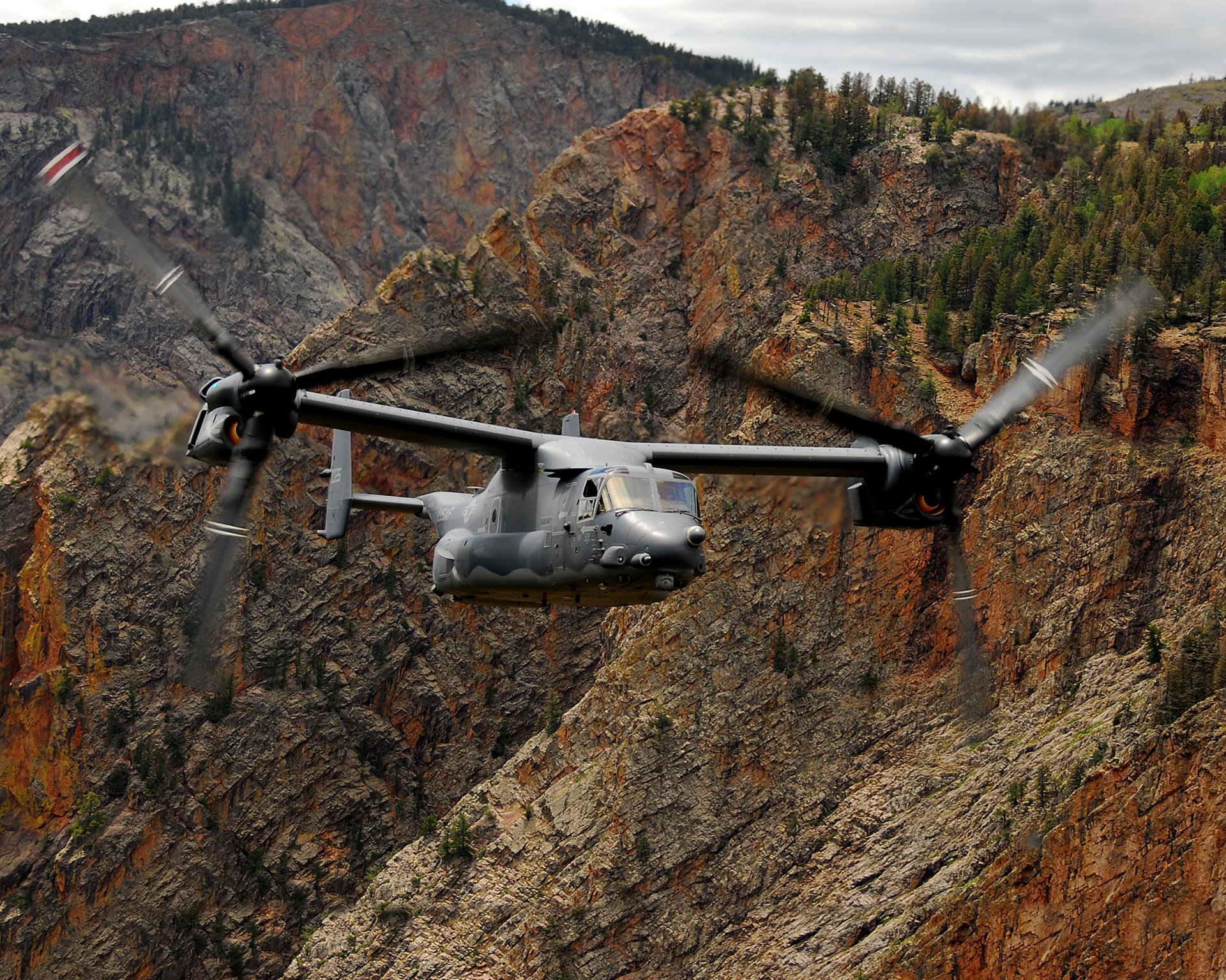 montagnes avion us air force v-22 osprey convertoplan