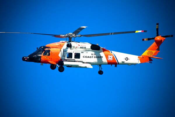 Вертолет береговой охраны сша