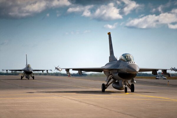 F-16 fighter jet on the runway