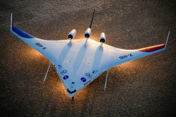 De pie en el Suelo Boeing Phantom x-48B