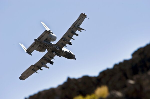 L aereo americano vola magnificamente