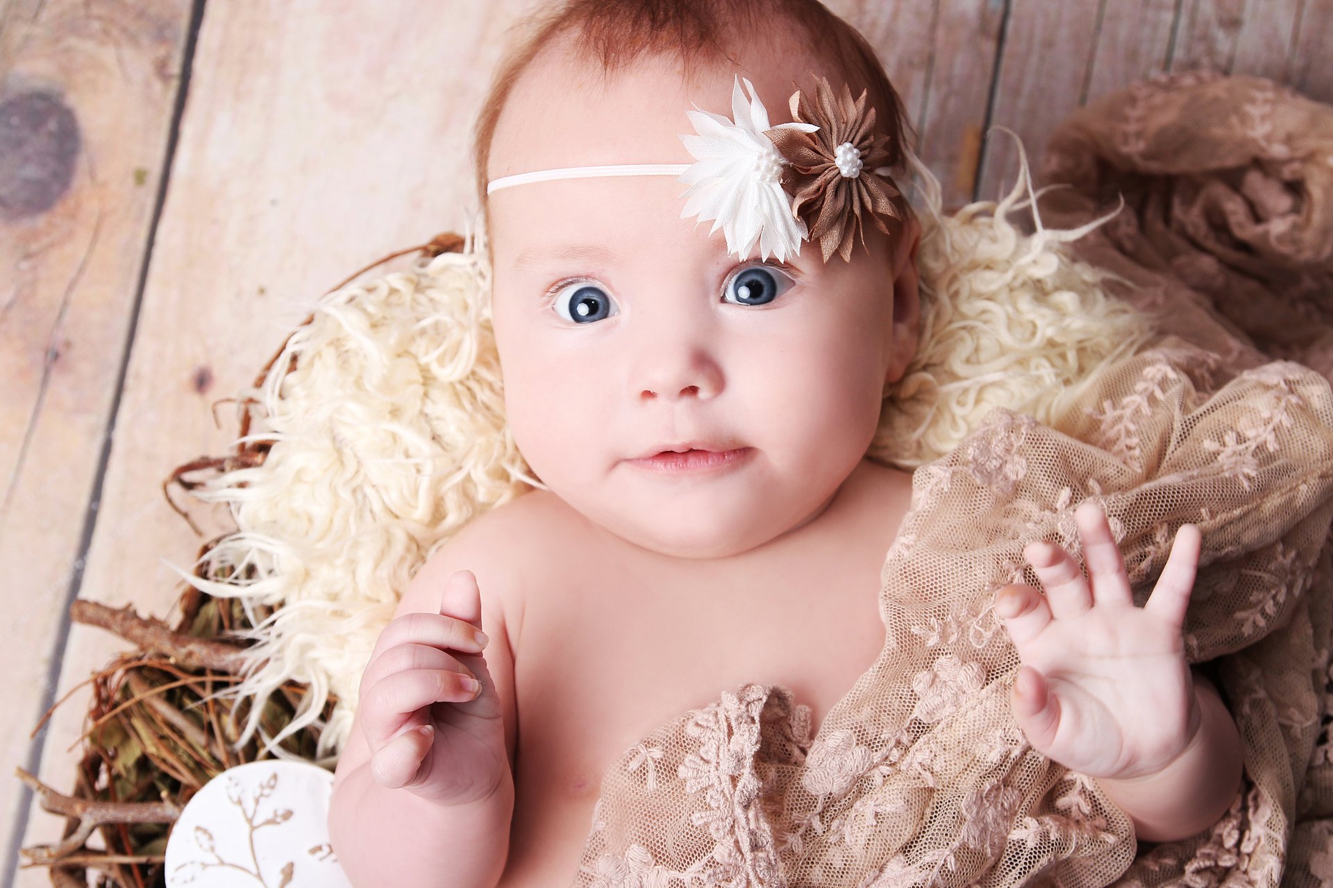 happy baby big beautiful blue eyes baby girl newborn beautiful funny little girl newborn children