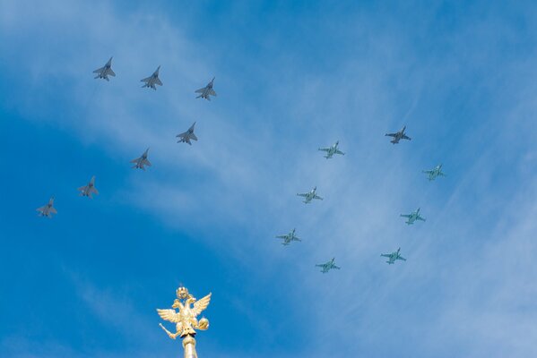 Flugshow zum Siegesfest