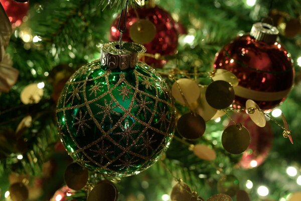 Das neue Jahr ist ein Kinderfest;Weihnachtsbaum, Bälle, Spielzeug