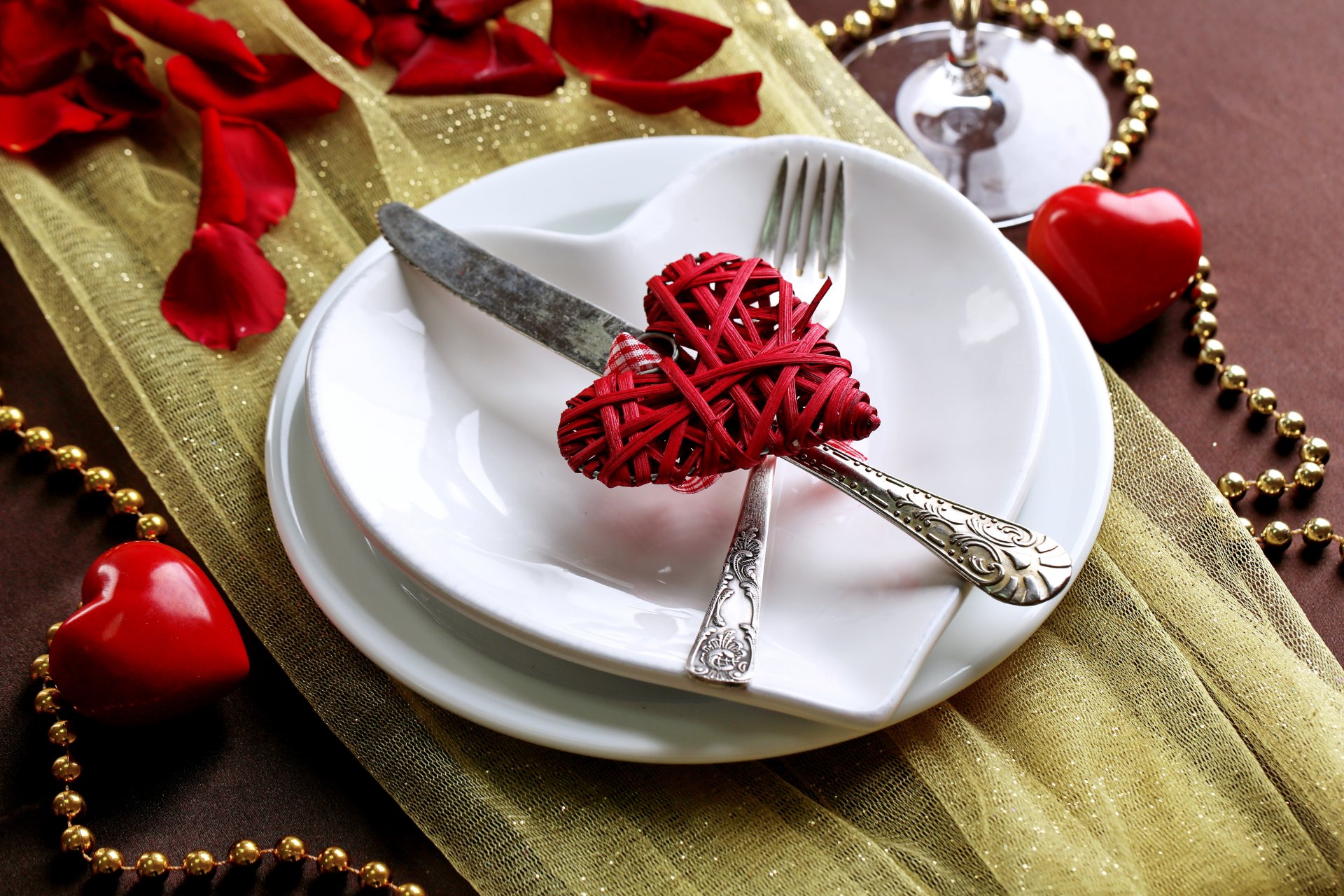 amour romantique coeur romance assiette servir pétales