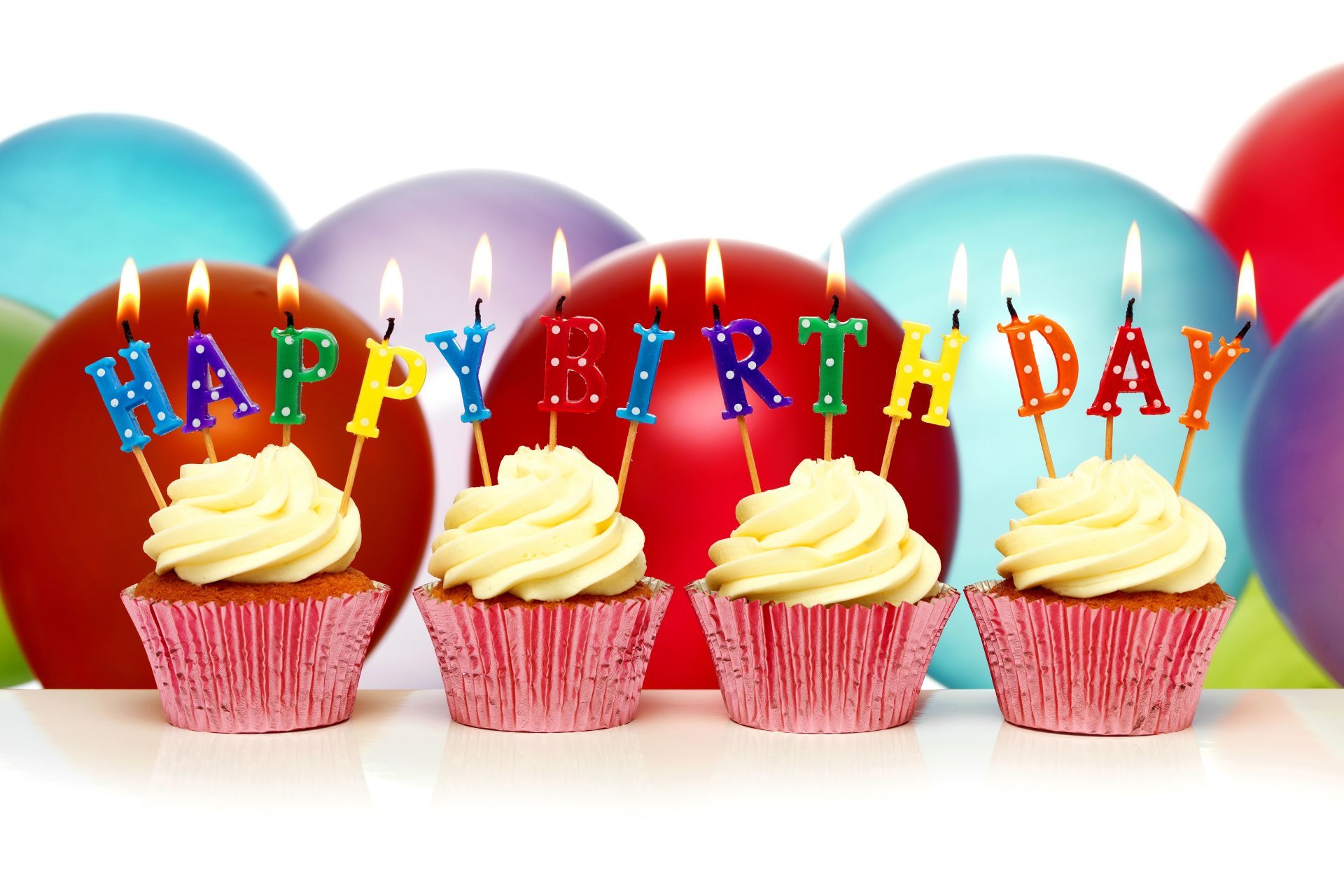 buon compleanno cupcake compleanno candele palloncini cupcakes