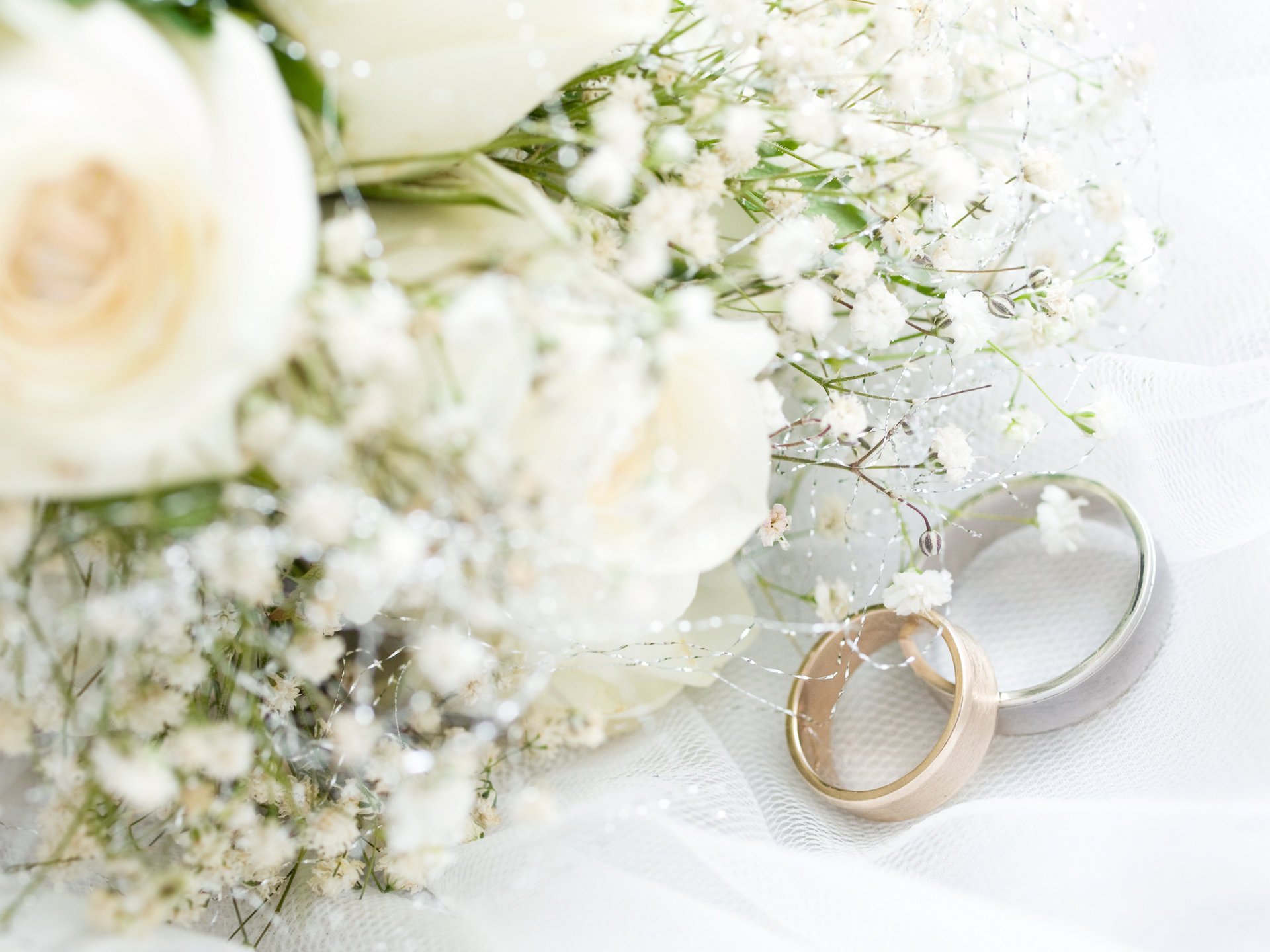 tela anillos de boda flores