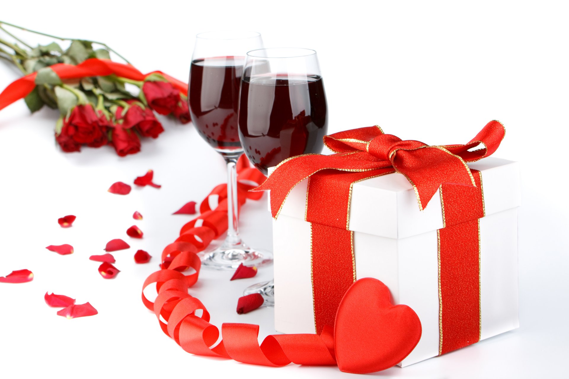 fiestas vino día de san valentín copas de vino regalos corazón cinta comida foto