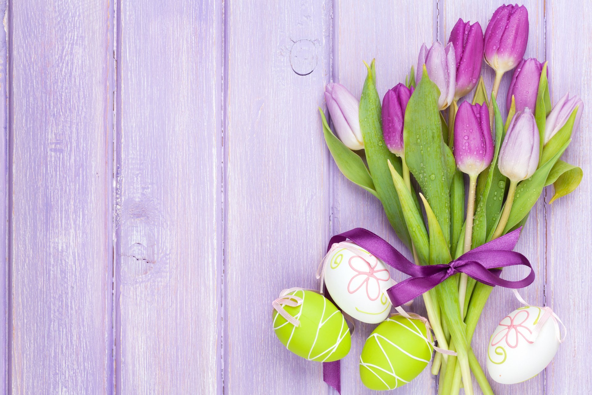 easter eggs flowers tulips spring