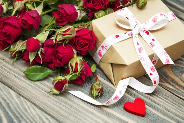 Amore Romantico Regalo rose bouquet cuore