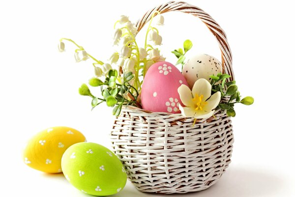 Anticipation of the holiday: bright Bright Easter