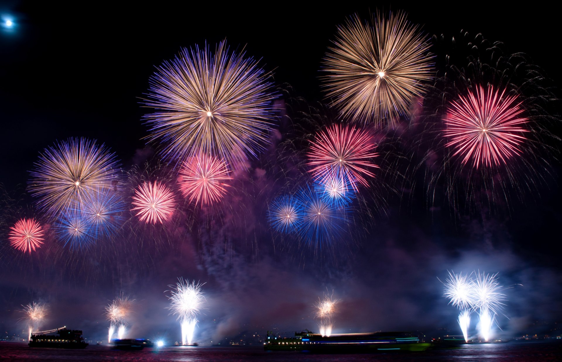 nuit salut feux d artifice vacances