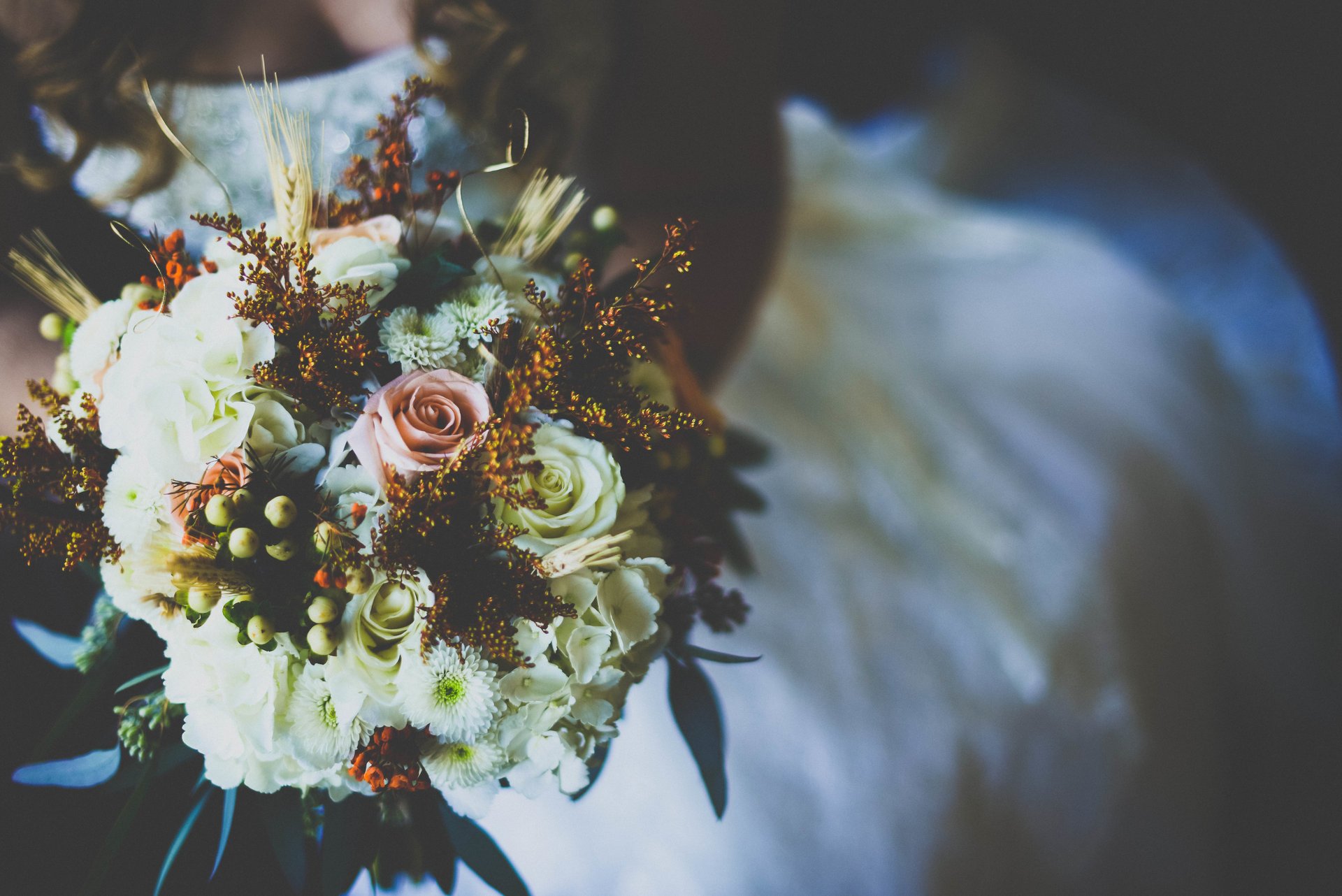 bouquet nuptiale fleurs roses