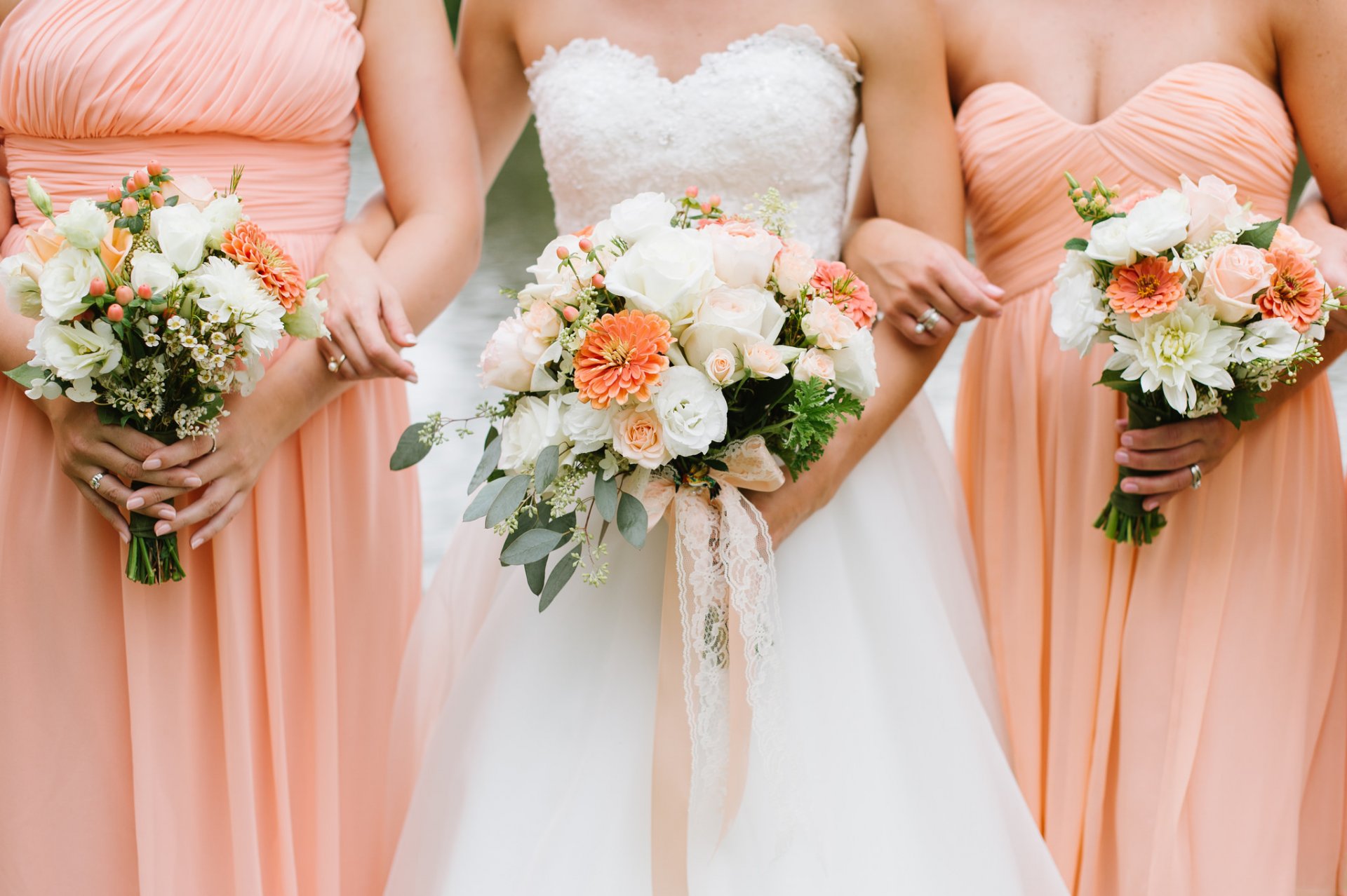 bouquets fleurs de mariage mariée demoiselles d honneur robe