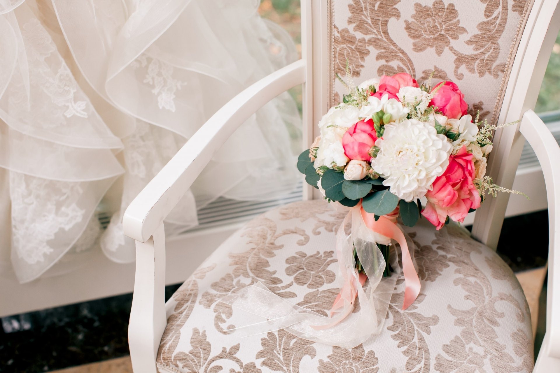 bouquet de mariée voile chaise mariage