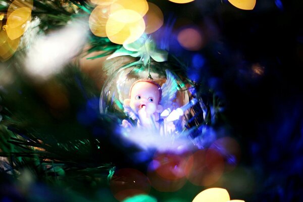 Jouet de Noël avec bébé à l intérieur