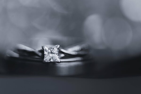 Diamond engagement ring for your beloved