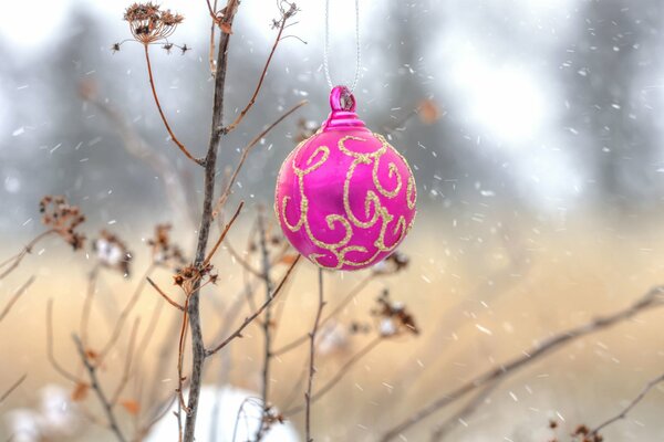 Weihnachtsdekoration Ballon auf dem Baum