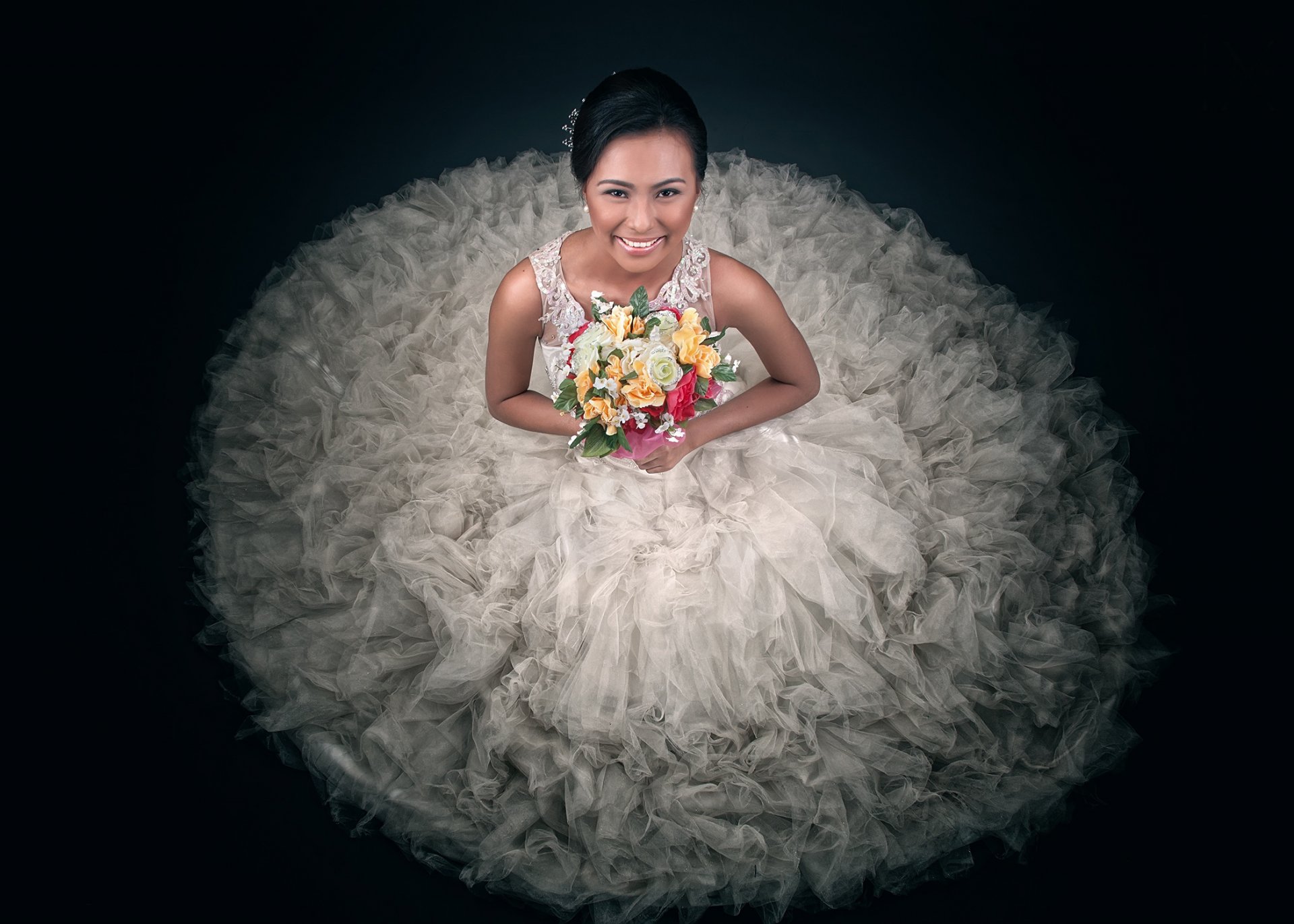 sposa gioia bouquet matrimonio vestito