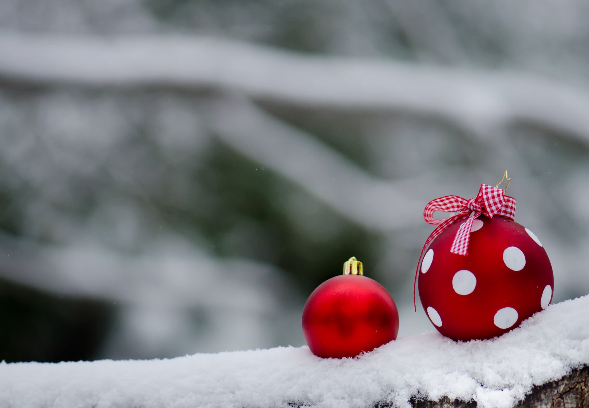 nuovo anno neve palle decorazione nuovo anno rosso fiocco pois