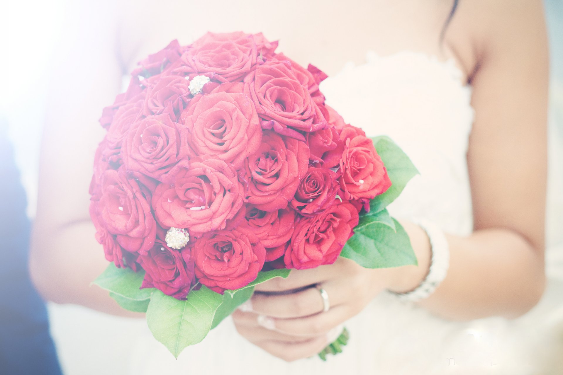 bouquet nuptiale fleurs roses