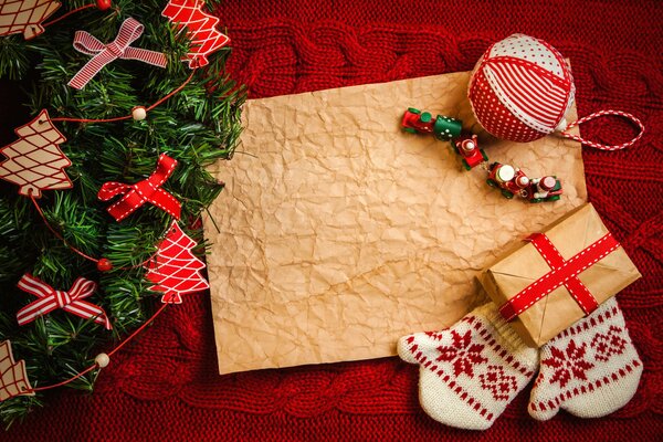 Regalos de Navidad bajo el árbol de Navidad