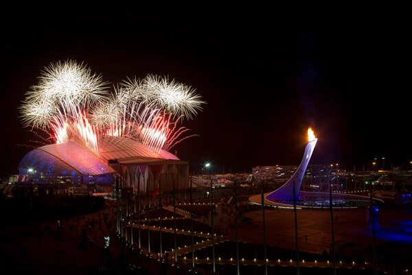 Olympischer Gruß im Stadion in Sotschi