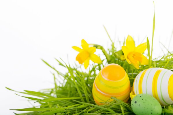 Huevos de Pascua en el fondo