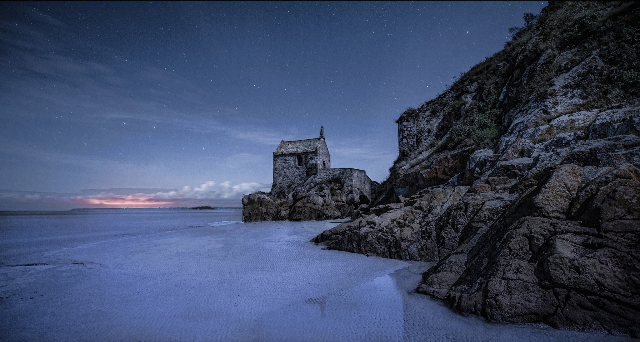 nuit ciel étoiles côte mer marée basse