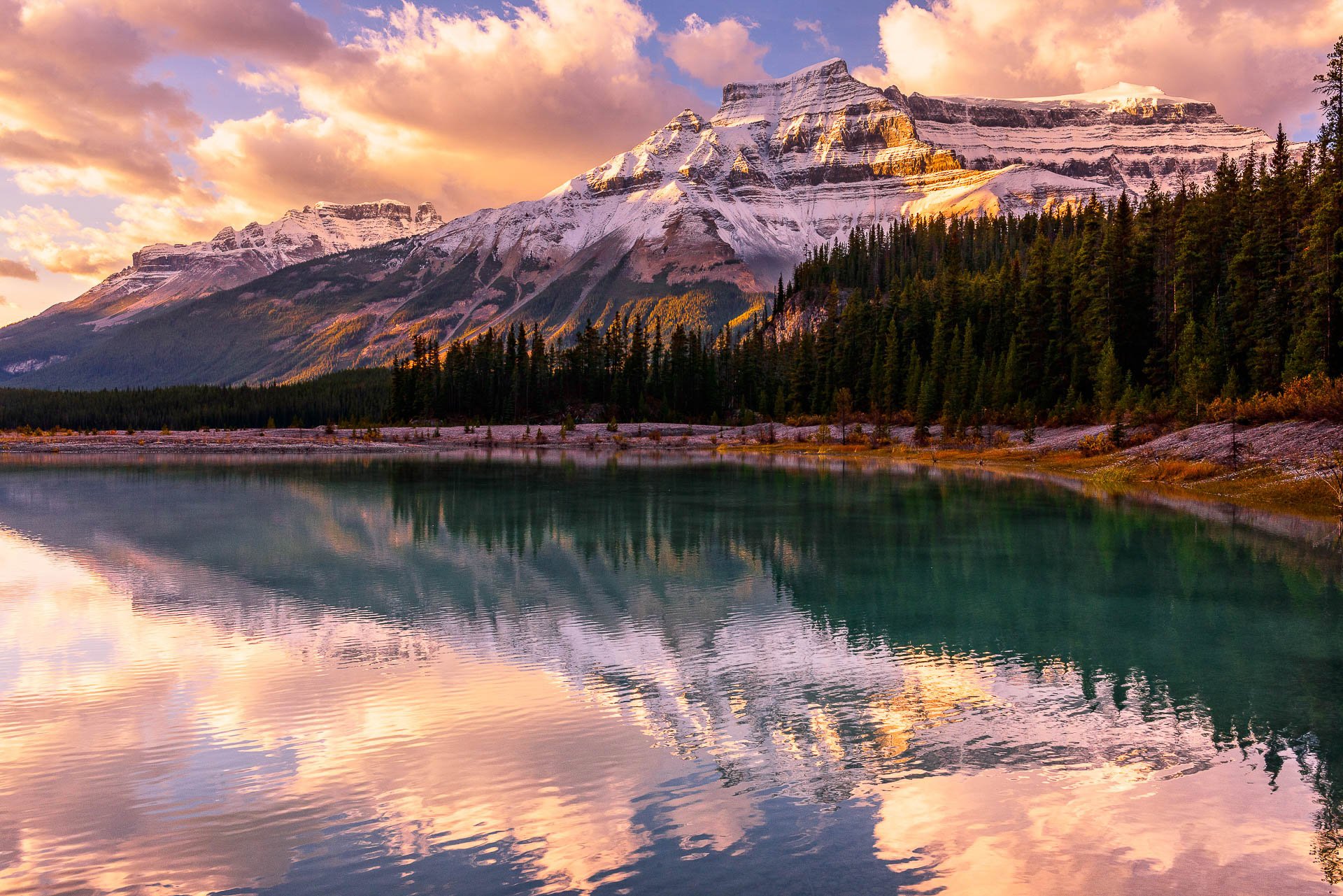 alberta parc national de banff canada lac forêt montagnes coucher de soleil