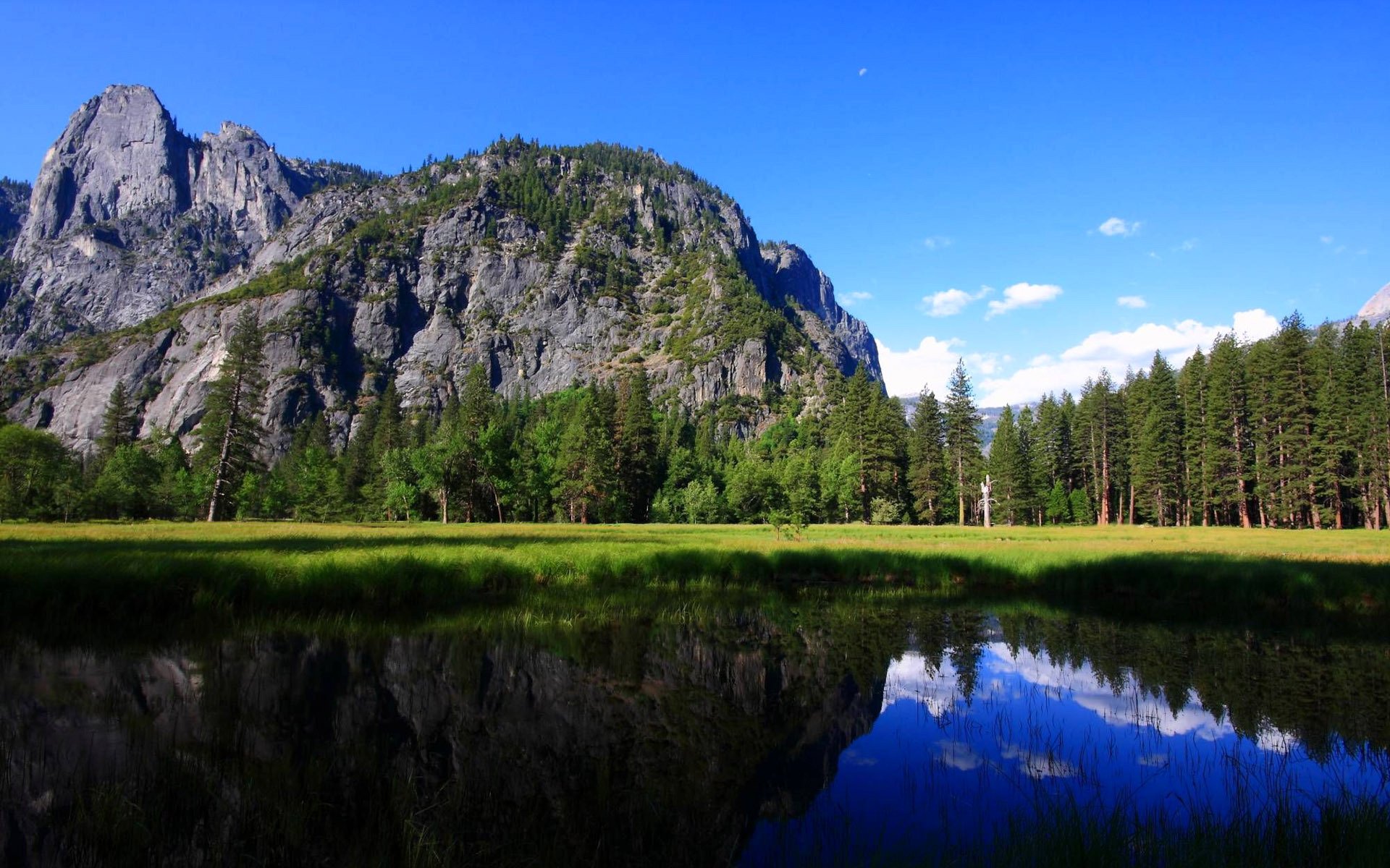 parque nacional de yosemite montañas bosque árboles lago