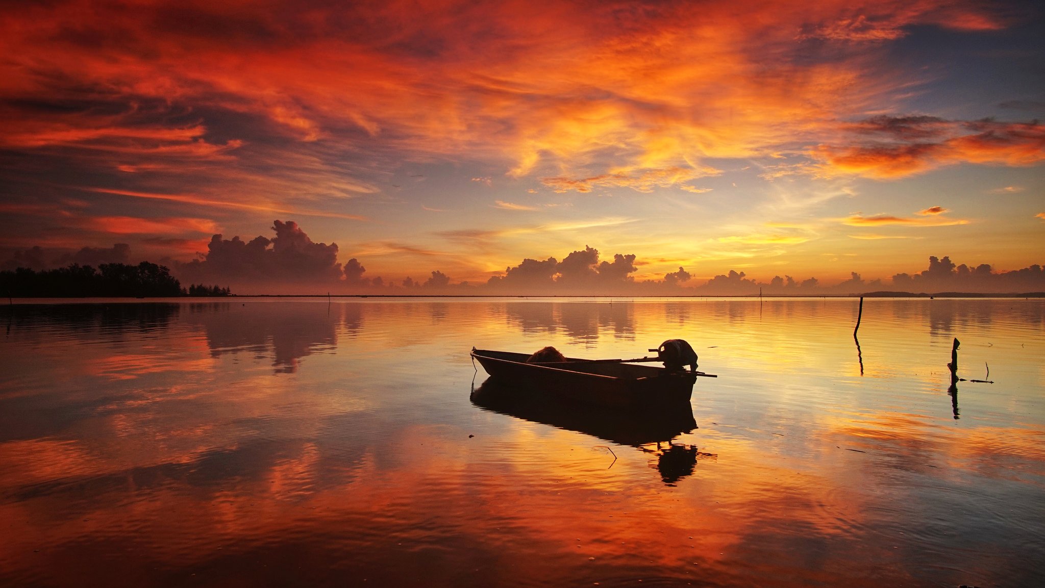 ky clouds glow lake boat