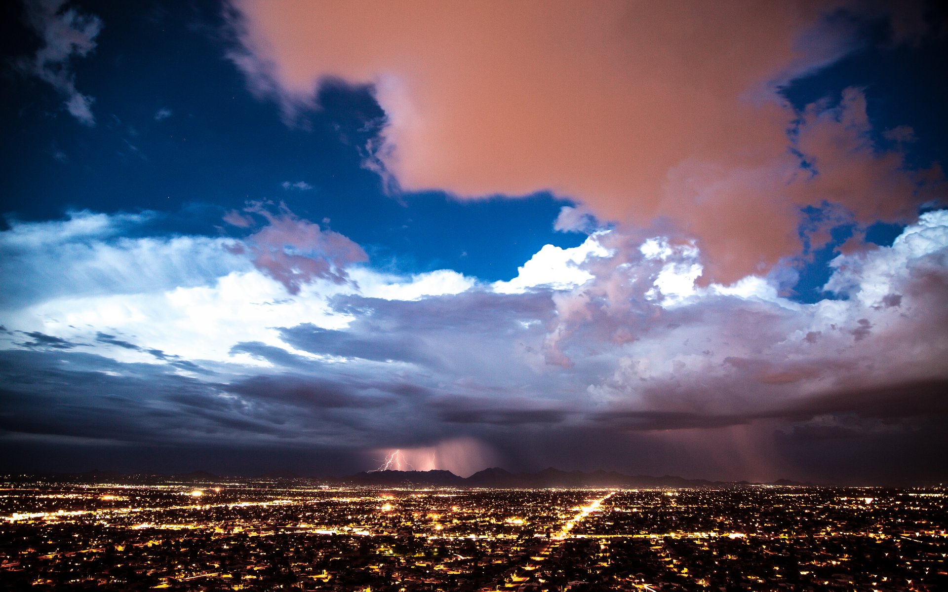 ciel nuages orage foudre tempête ville