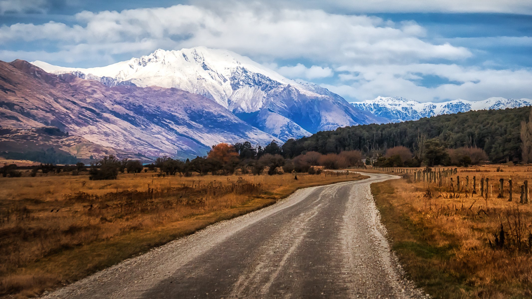 neuseeland glenorchi straße berge felder zaun wolken himmel see