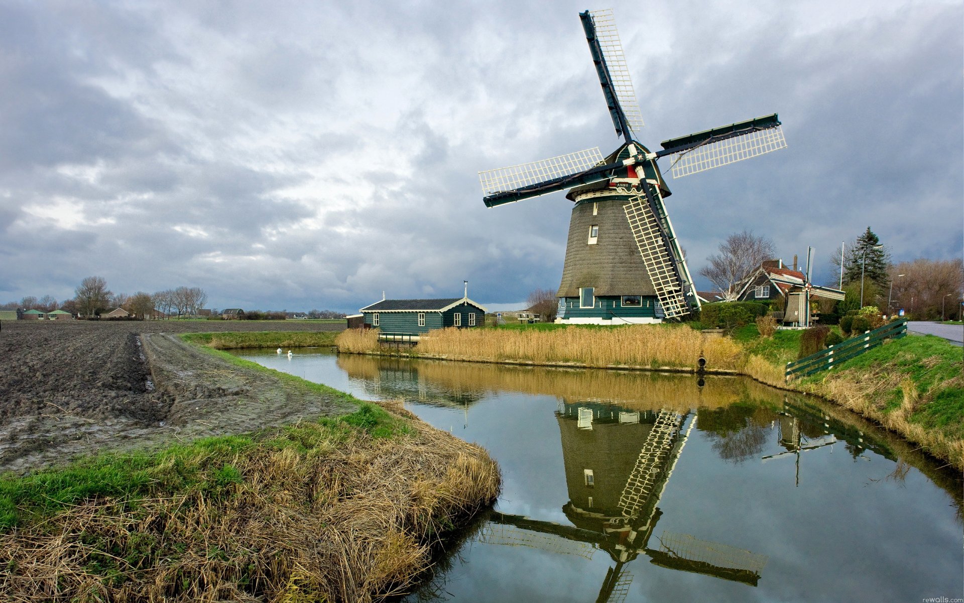 pays-bas ciel nuages automne canal moulin