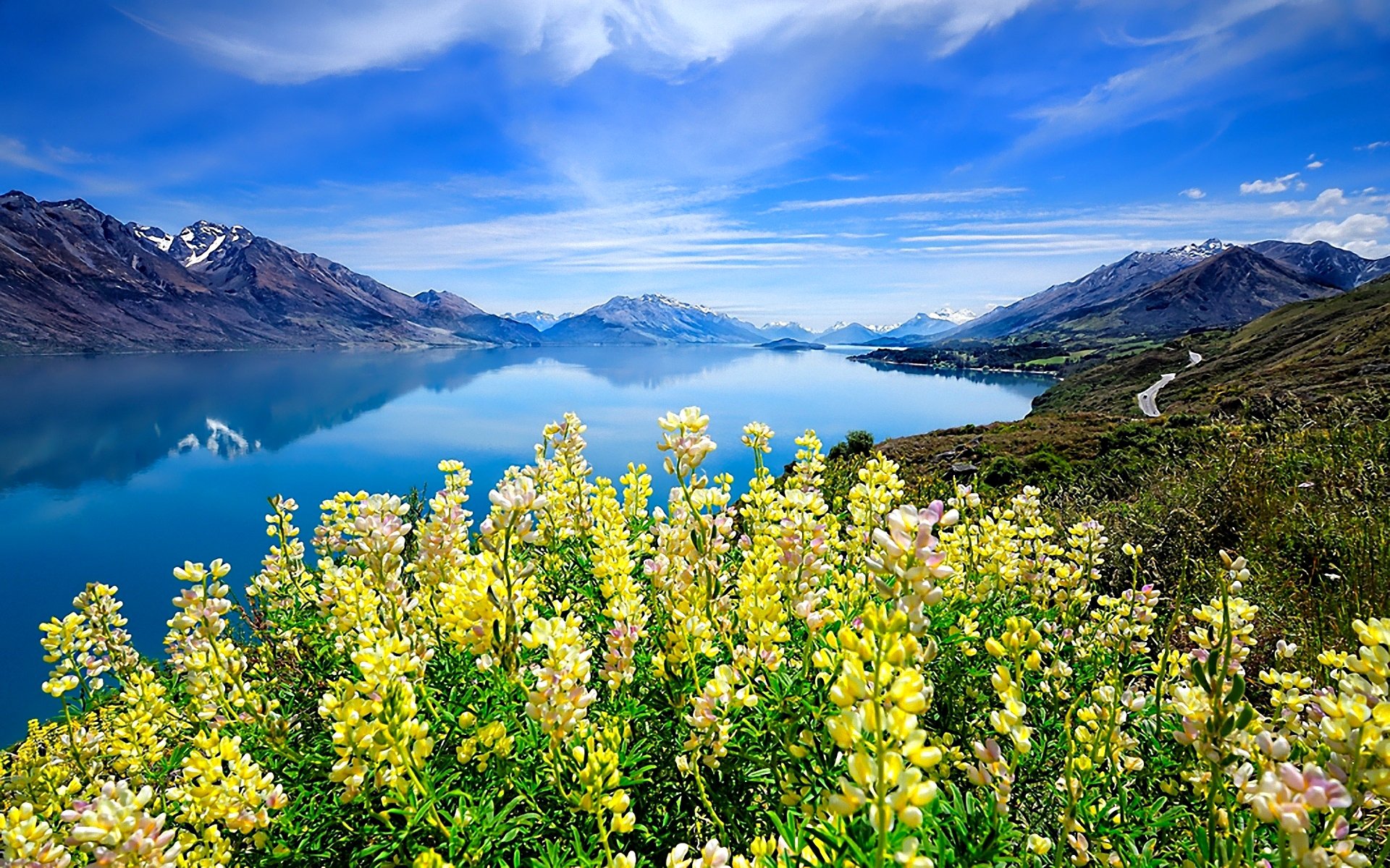 ciel nuages montagnes lac fleurs