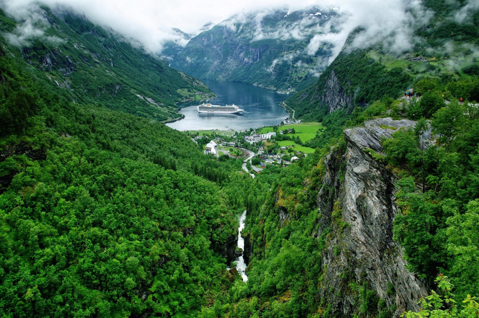 geiranger norway geiranger fjord fjord mountains village liner panorama