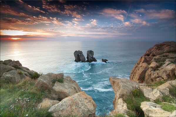 Bellissimo paesaggio, rocce nel mare