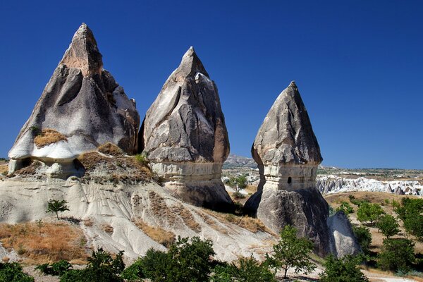 Falaises et montagnes extraordinaires de Cappadoce